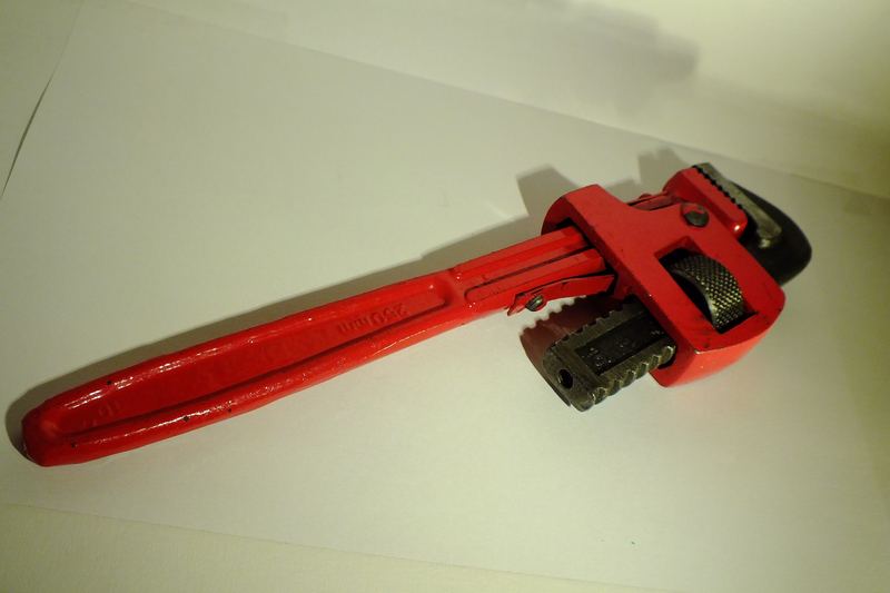 Pipe wrench